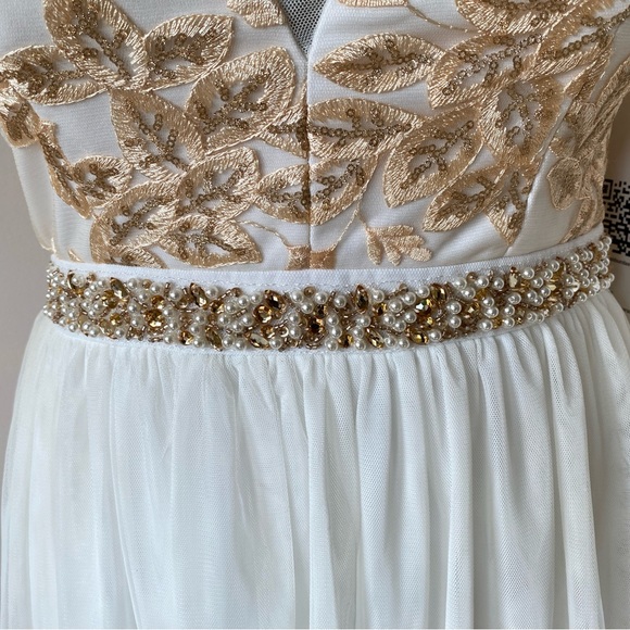 Emerald Sundae Womens White Sequined Sheer Floral Formal Dress - Picture 9 of 16